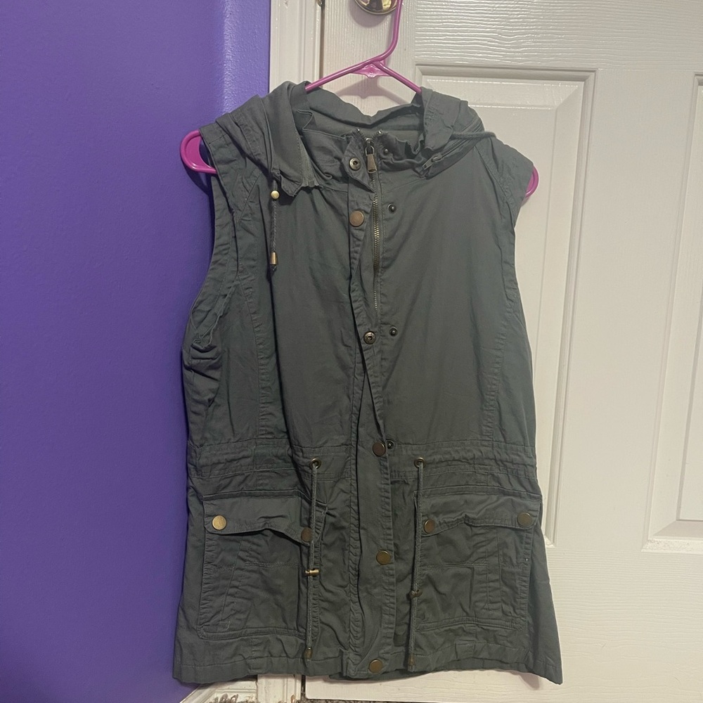 YMI Army Green Vest Size Large